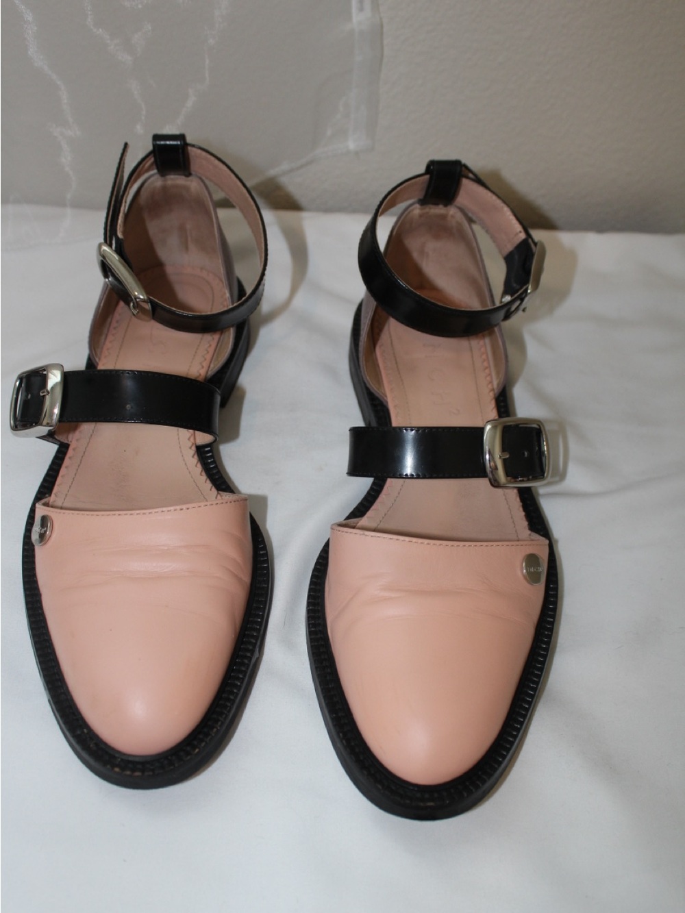 Inch2 Two-Tone Pink and Black Buckle Flats